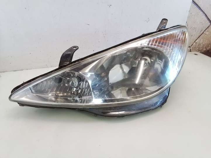 Toyota Previa (XR30, XR40) II (2000 - 2006)   Передняя фара