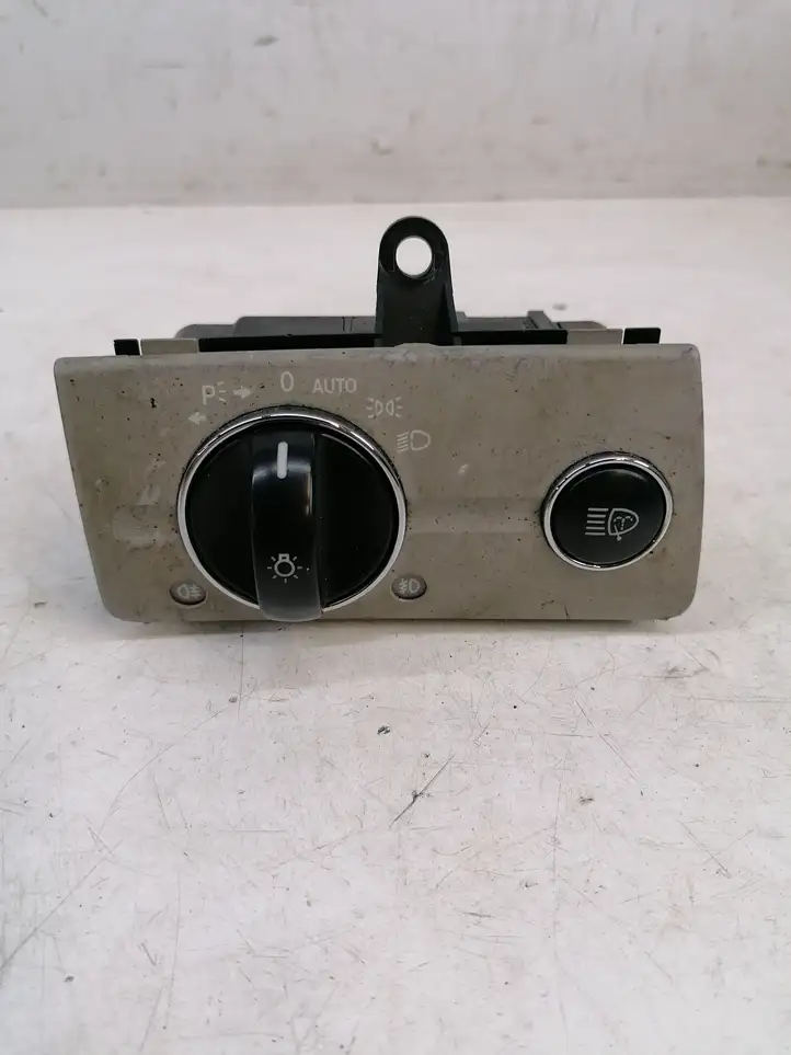 Mercedes-Benz E W211 (2002 - 2009) 2115450104 Включатель фонарей — фото 1