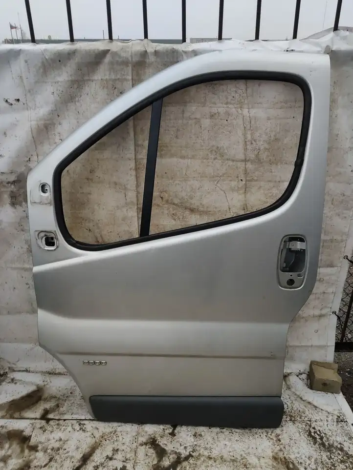Opel Vivaro (2001 - 2006) Дверь — фото 1