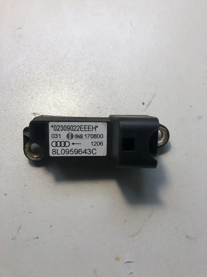 Audi A3/S3 8L (1996 - 2000) 8L0959643C Датчик удара SRS — фото 1