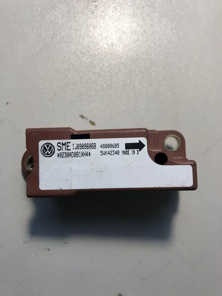 Skoda Octavia Mk1 (1U) (1996 - 2004) 1J0909606B Датчик удара SRS — фото 1