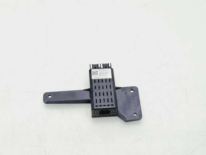 Tesla Model S (2016 - 2021)  108066900A Разъем USB