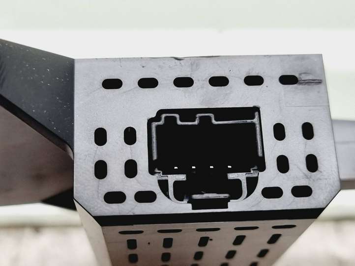 Tesla Model S (2016 - 2021)  108066900A Разъем USB