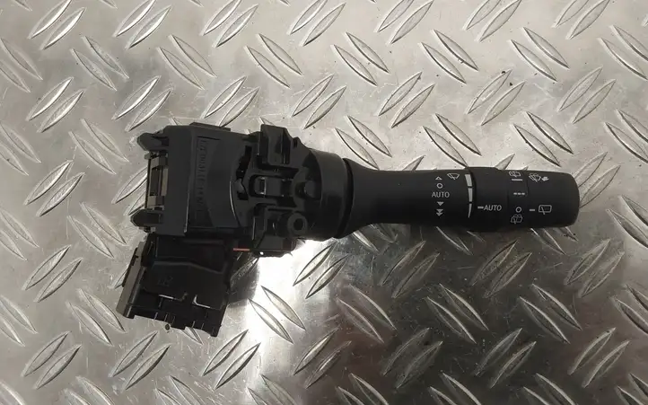 Toyota Verso (2012 - 2015) 0519017F381 Переключатель стеклоочистителей — фото 1