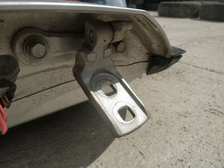 Opel Vectra (2002 - 2005)   Верхняя петля передней двери