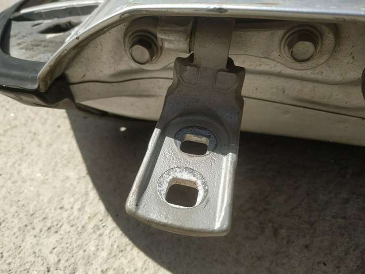 Opel Vectra (2002 - 2005)   Верхняя петля передней двери