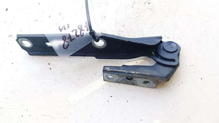 Audi A4 (2004 - 2009)  8E0833302E Петля (петли) капота