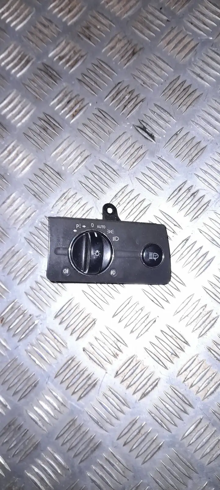 Mercedes-Benz E W211 (2002 - 2009) 2115450104 Включатель фонарей — фото 1