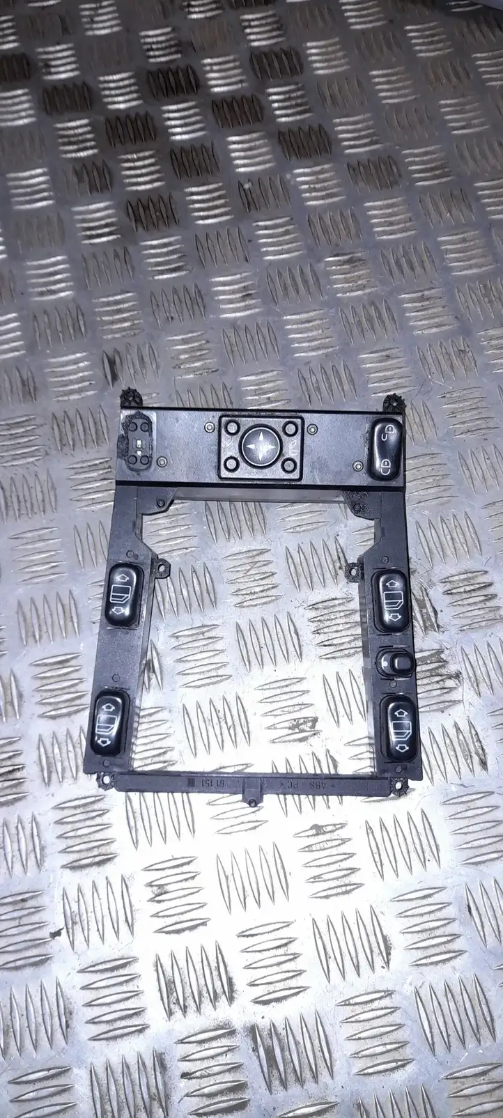 Mercedes-Benz ML W163 (1997 - 2005) A1638205110 Другие включатели / ручки/ переключатели — фото 1