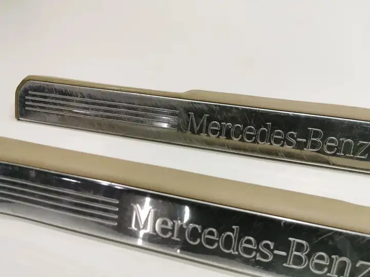 Mercedes-Benz S W221 (2005 - 2013) Внутренняя отделка переднего порога — фото 1