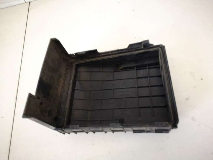 Volkswagen Touran I (2003 - 2010)  1k0903132f Крышка ящика предохранителей