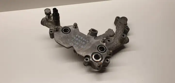 Toyota Corolla Verso AR10 (2004 - 2009) Другая деталь двигателя — фото 1