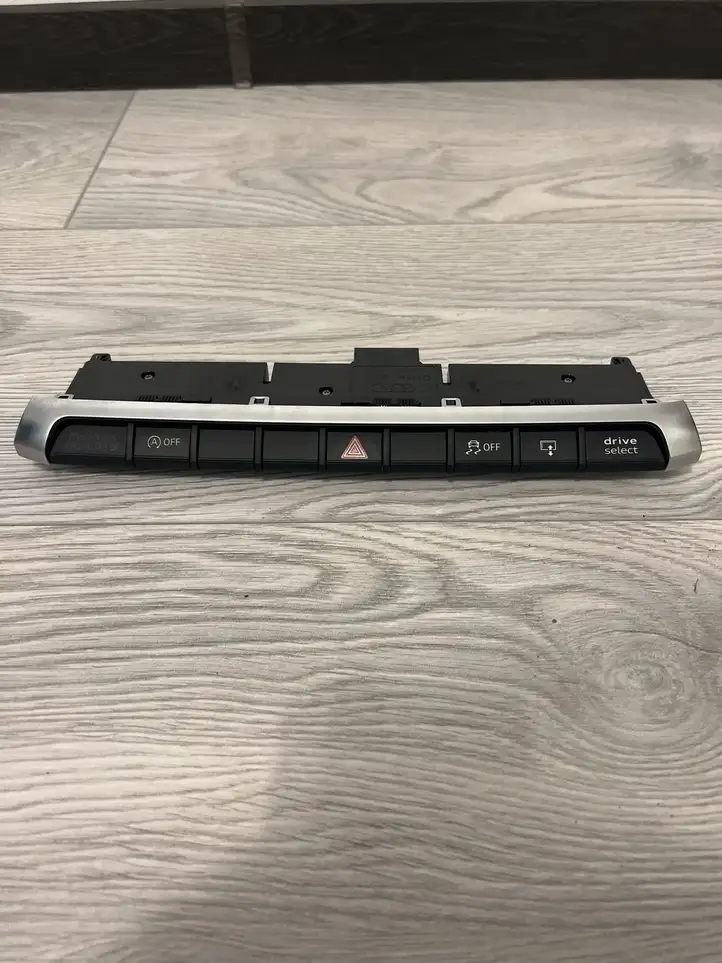 Audi A3/S3 8V (2016 - 2020) 5JT10136815 Прочие детали панели — фото 1