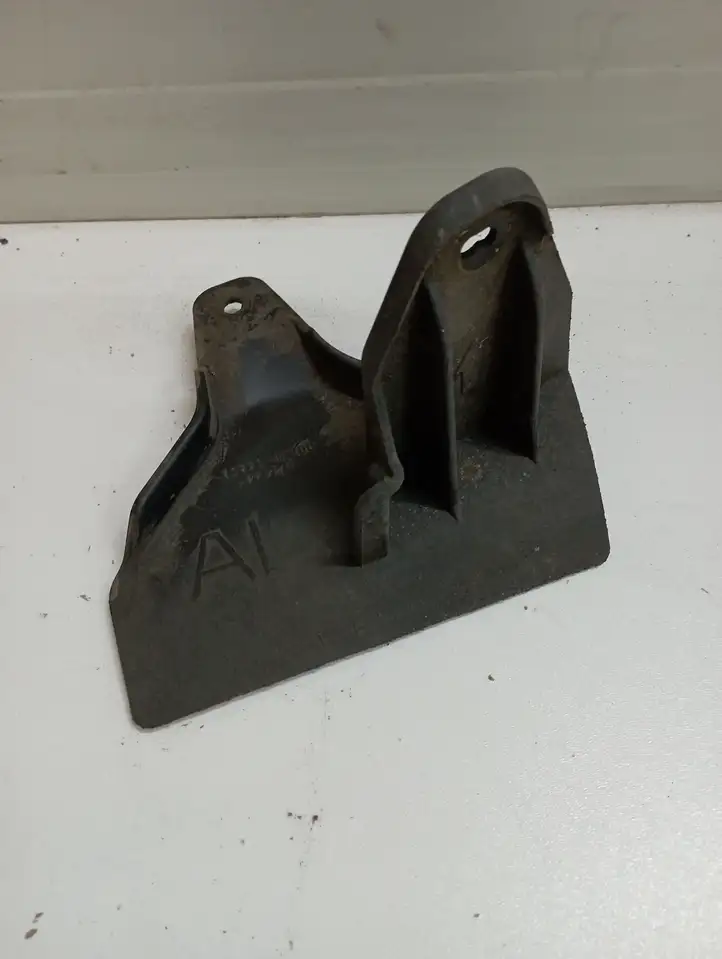 Toyota Auris E180 (2012 - 2018) 6563202200 Задний брызговик — фото 1