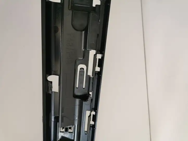 BMW X1 F48 F49 (2015 - 2022) 51777332331 Обшивка порога — фото 2