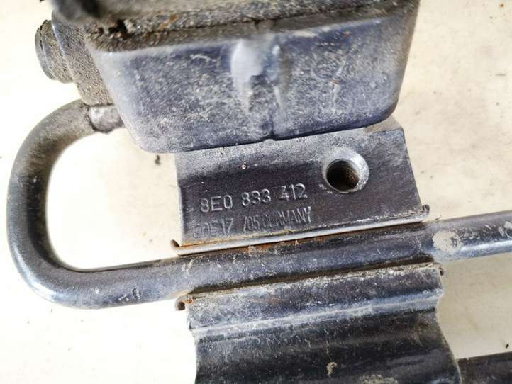 Audi A6 (2004 - 2008)  8e0833412 Нижняя петля задней двери