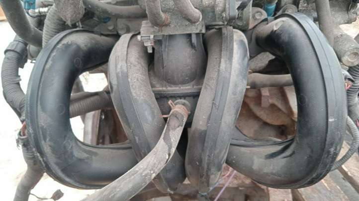 Toyota Yaris (2005 - 2009)   Впускной коллектор