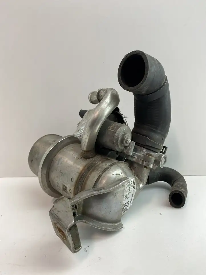 Seat Leon (5F) (2012 - 2019) 04L131512D Охладитель клапана EGR — фото 1