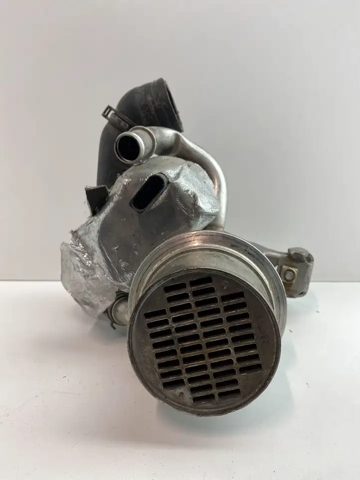 Seat Leon (5F) (2012 - 2019) 04L131512D Охладитель клапана EGR — фото 2