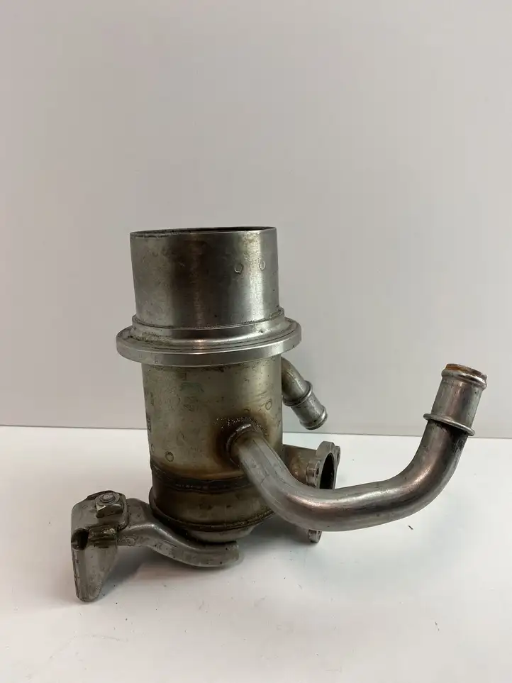 Seat Leon (5F) (2012 - 2019) 04L131512D Охладитель клапана EGR — фото 1