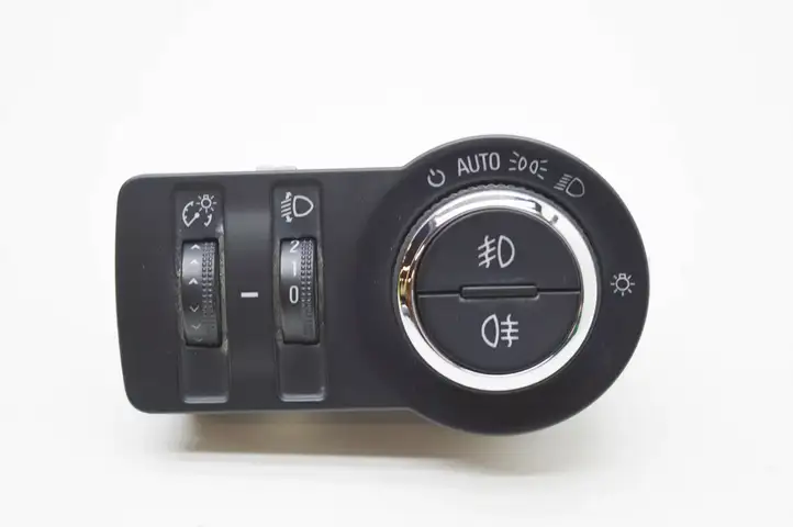 Opel Insignia A (2008 - 2017) 13904519 Включатель фонарей — фото 1