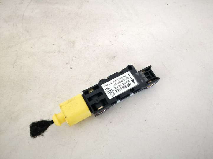 Audi A3/S3 8P (2003 - 2005)  4b0959643e Датчик удара надувных подушек