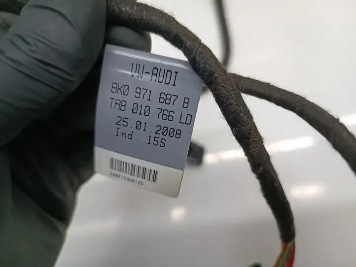 Audi A4 S4 B8 8K (2007 - 2011) 8K0971687B Прочая электропроводка — фото 2