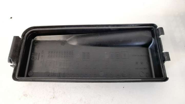 Saab 9-3 Ver2 (2003 - 2007)  24436039 Крышка ящика предохранителей