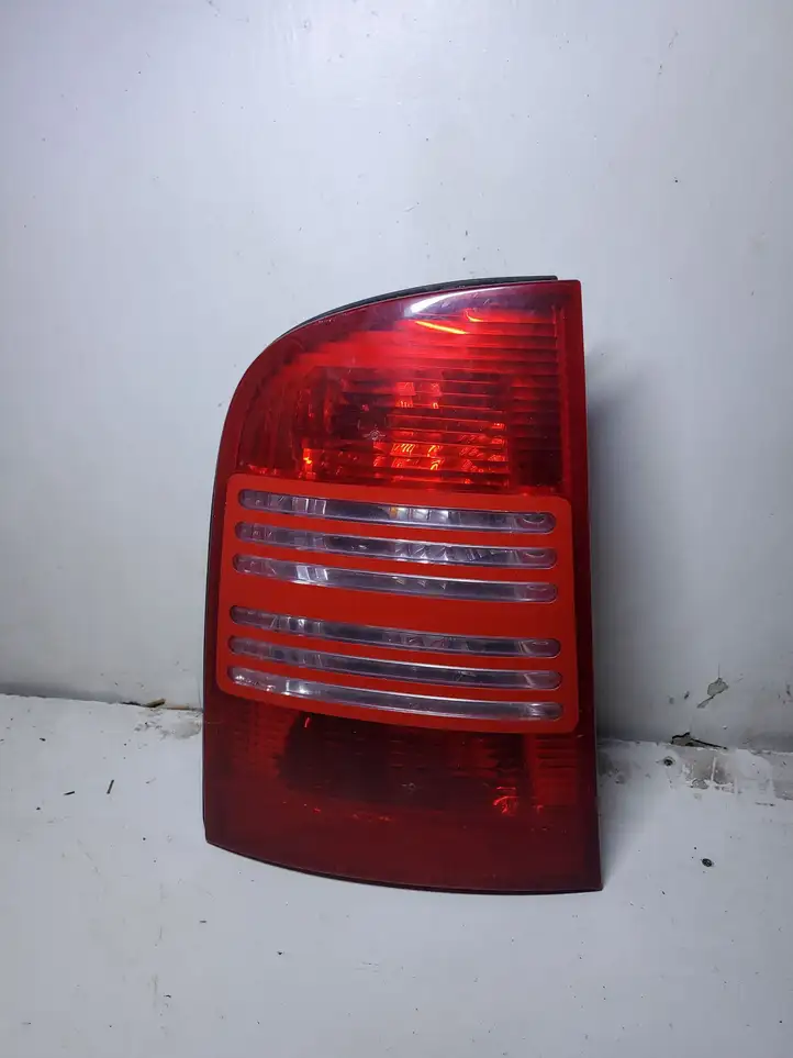 Skoda Octavia Mk1 (1U) (1996 - 2004) 1U9945257 Задний фонарь в кузове — фото 1
