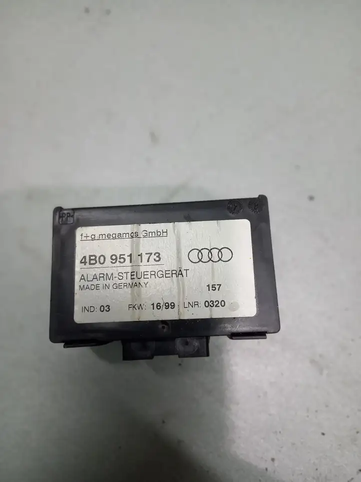 Audi A4 S4 B5 8D (1999 - 2001) 4B0951173 Прочие блоки управления — фото 1