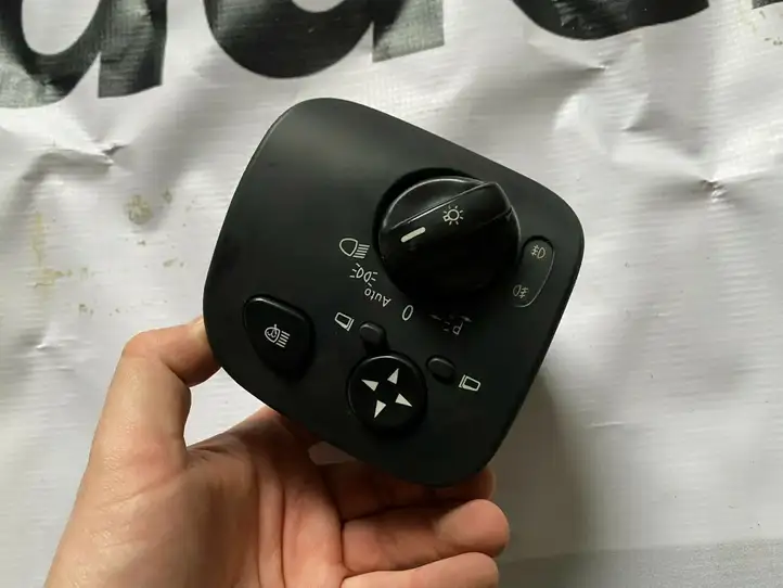 Mercedes-Benz C AMG W203 (2000 - 2007) A2035450904 Включатель фонарей — фото 1