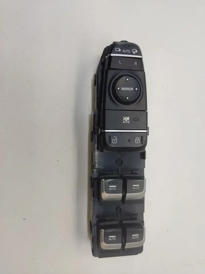Kia Optima (2015 - 2018) 93570D4AG0BYF Кнопка стеклоподъемников — фото 1