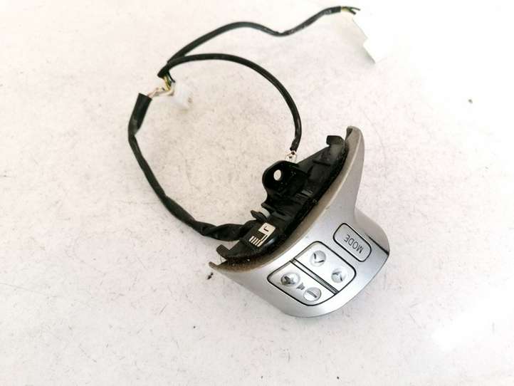 Toyota Auris 150 (2006 - 2012)   Кнопки рулевого колеса