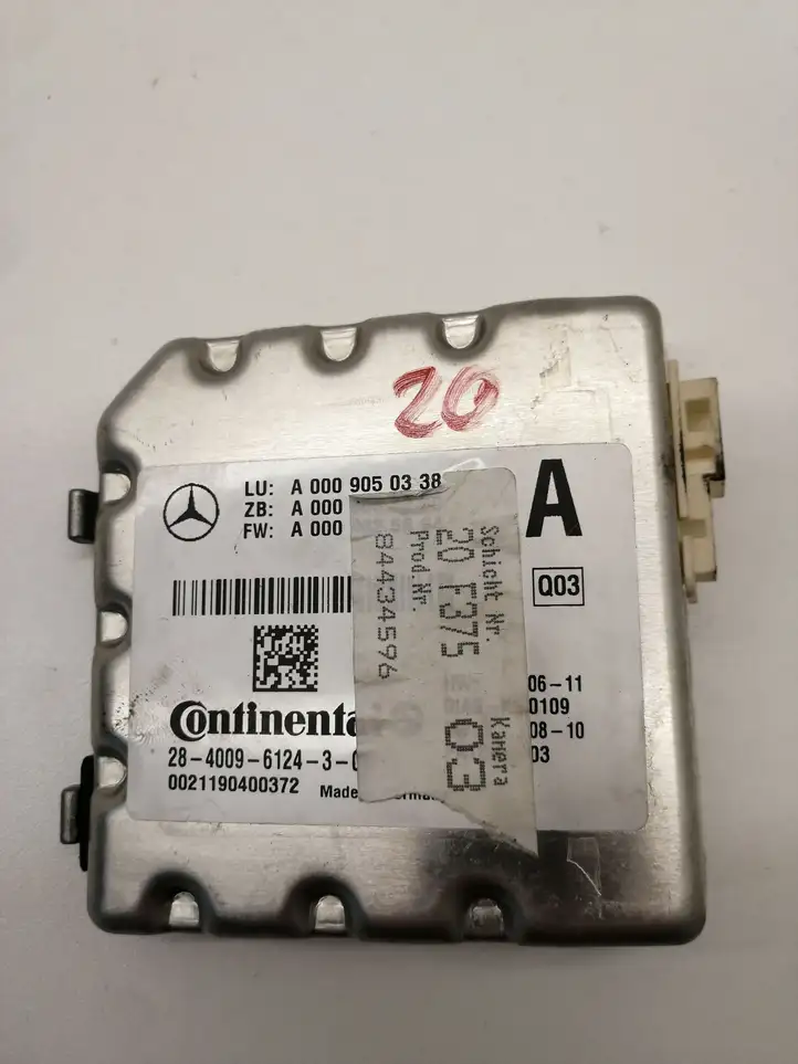 Mercedes-Benz E W212 (2009 - 2016) A0009050338 Камера в лобовом стекле — фото 2