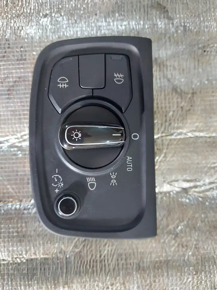 Audi A8 S8 D4 4H (2010 - 2014) 4H0941531 Включатель фонарей — фото 1
