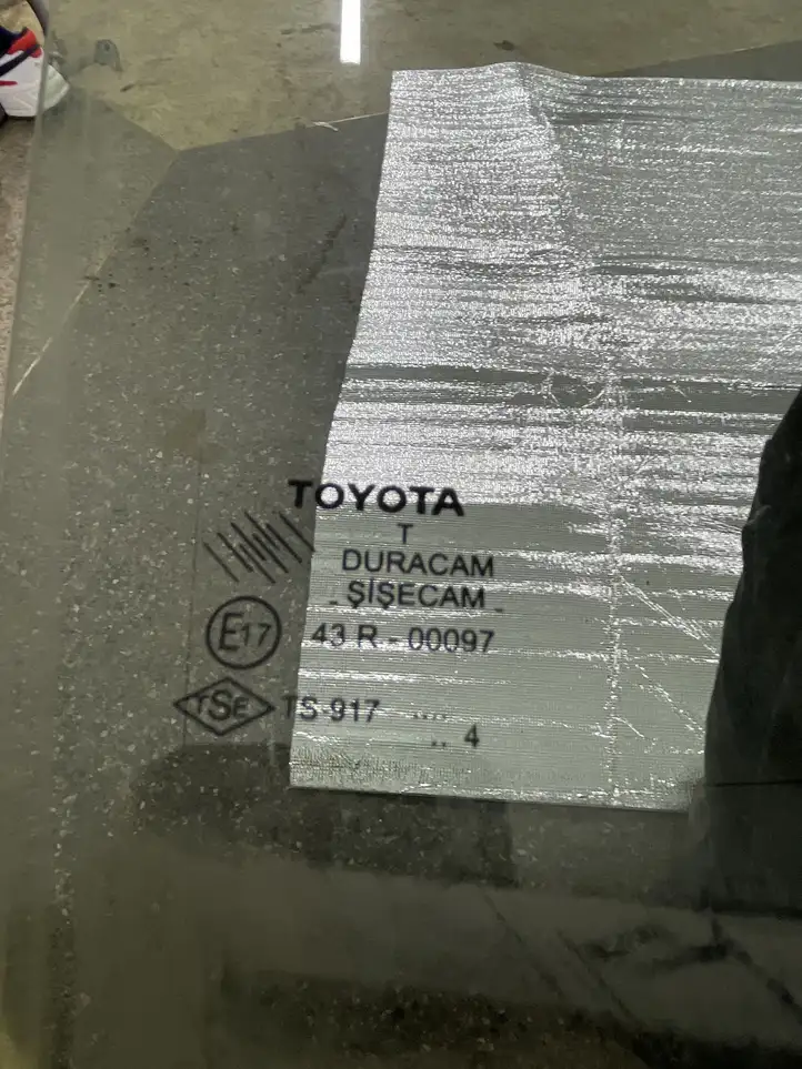 Toyota Corolla Verso E121 (2004 - 2007) 43R00097 Стекло передней двери — фото 2
