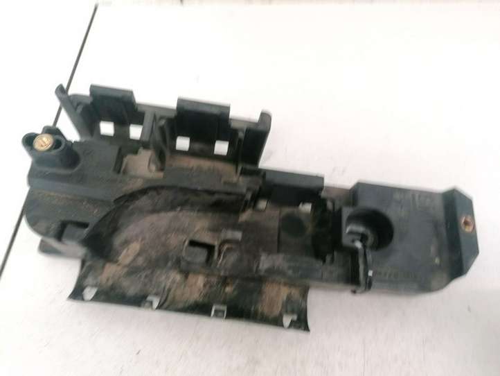 Opel Vectra (2002 - 2005)  24437468 Крышка ящика предохранителей