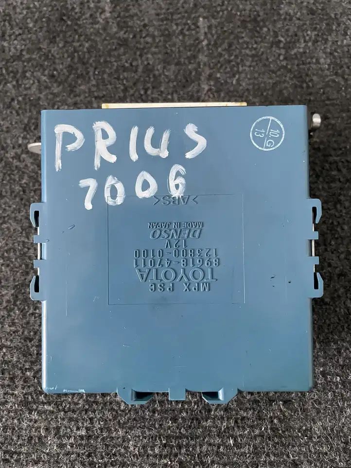 Toyota Prius (XW20) (2003 - 2009) 8961847011 Прочие блоки управления — фото 2