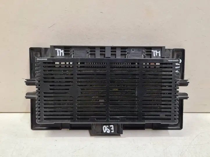 BMW 3 E90 E91 (2005 - 2012)  9128223 Модуль фонарей