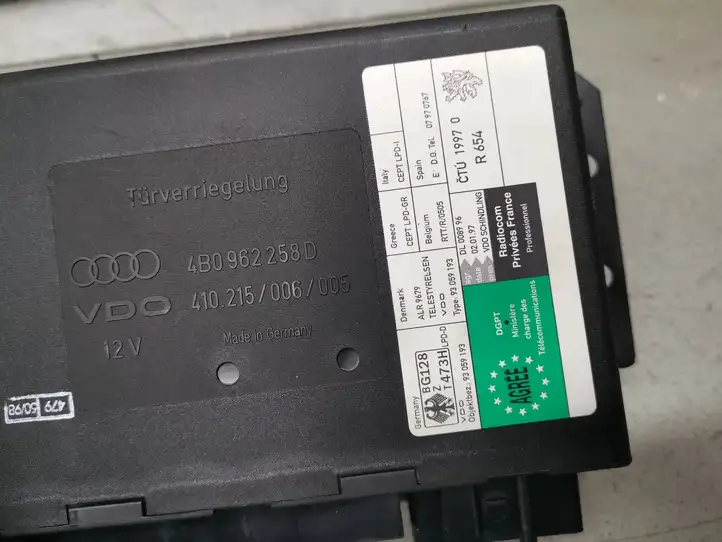 Audi A6 S6 C5 4B (1997 - 2001) 4B0962258D Модуль комфорта — фото 3