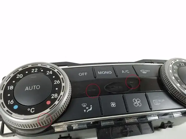 Mercedes-Benz C W204 (2007 - 2014) A2048309885 Блок управления кондиционером — фото 3