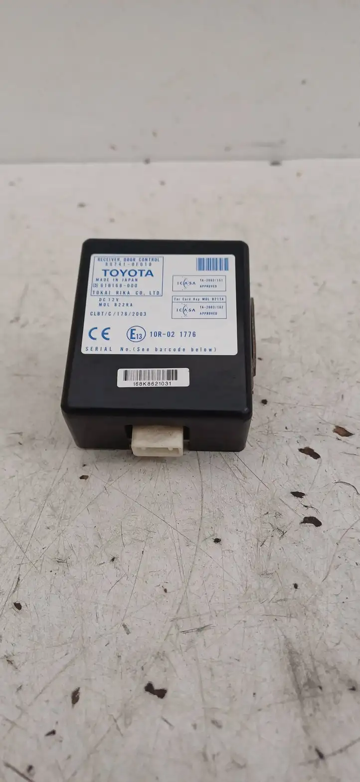 Toyota Corolla Verso E121 (2004 - 2007) 10R021776 Блок управления дверью — фото 1