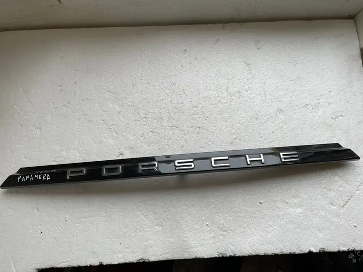 Porsche Panamera (971) (2016 - 2020) Обшивка багажника — фото 1