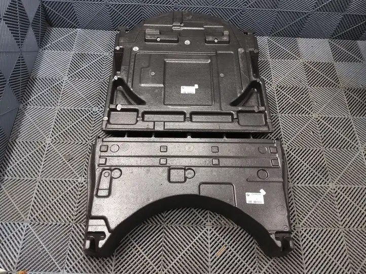 BMW (2018 - ) 51477373589 Обшивка ниши запасного колеса — фото 1