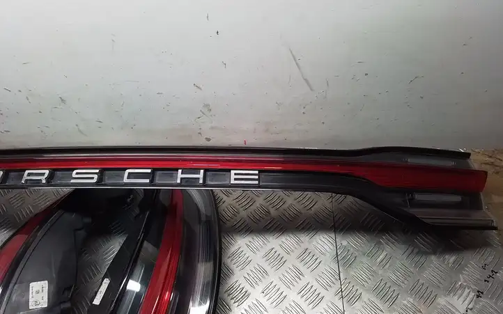 Porsche Macan (95B) (2019 - ) 95B945308 Комплект задних фонарей — фото 3