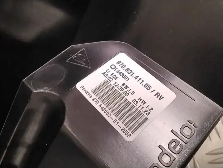 Porsche Panamera (970) (2009 - 2013) 97063141105 Задний фонарь в кузове — фото 2