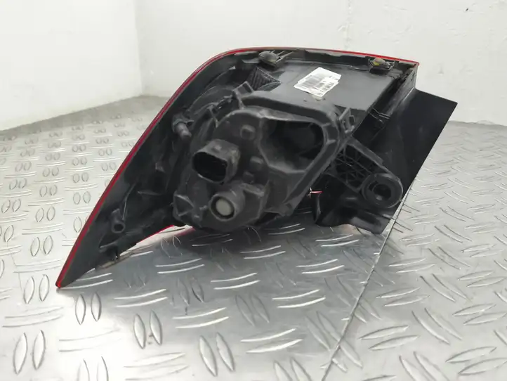 Seat Leon (5F) (2012 - 2019) 5F9945207A Задний фонарь в кузове — фото 2