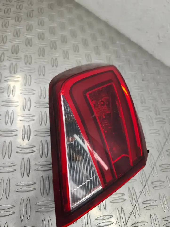 Seat Leon (5F) (2012 - 2019) 5F9945207A Задний фонарь в кузове — фото 4