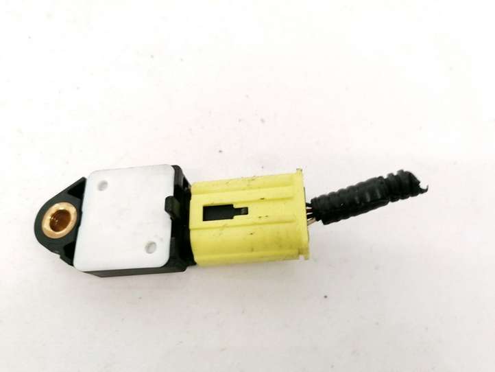 Toyota Auris 150 (2006 - 2012)  8983102060 Датчик удара надувных подушек