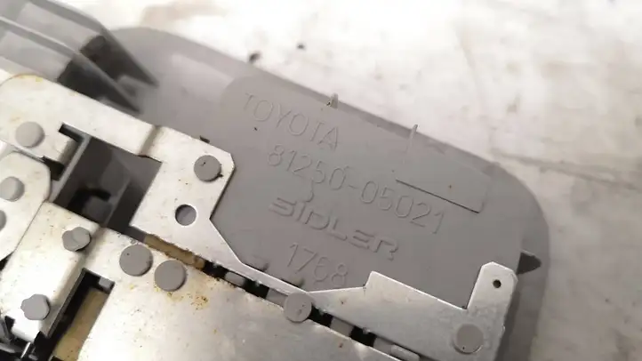 Toyota Avensis T250 (2006 - 2009) 8125005021 Передняя подсветка — фото 5